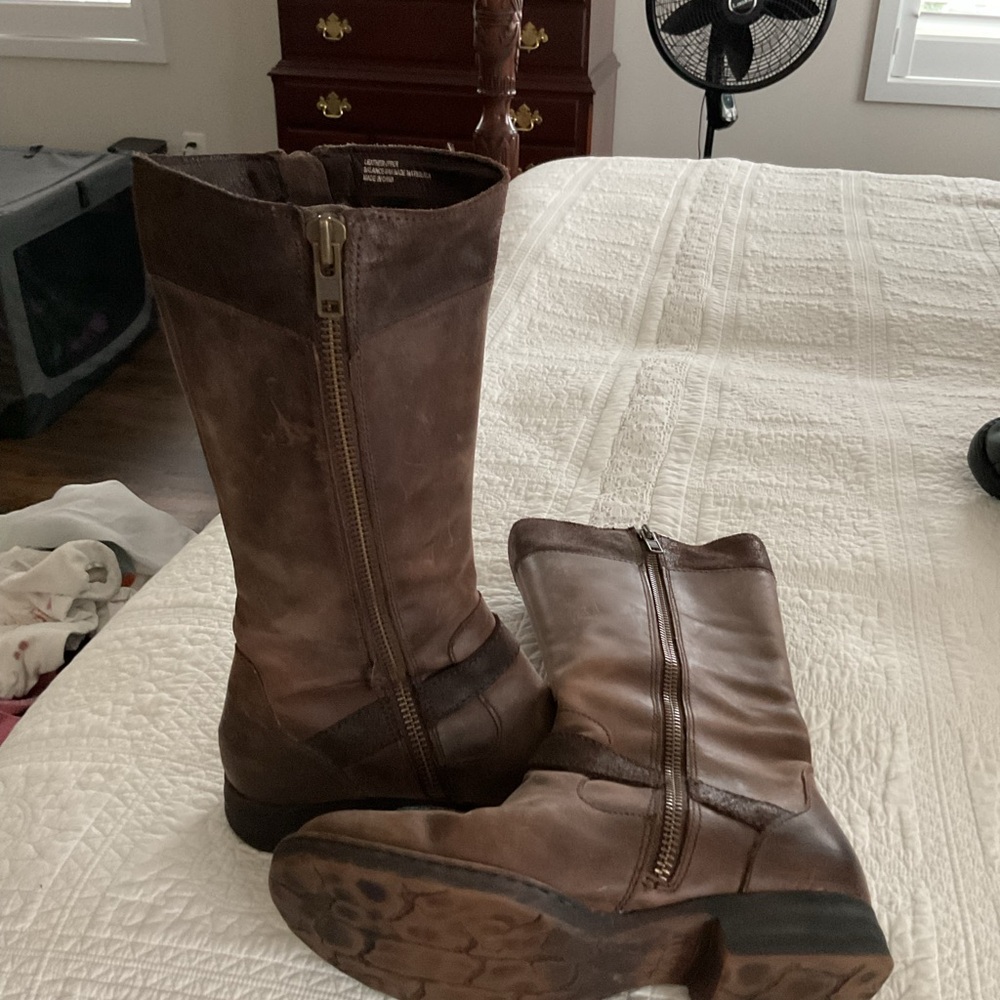 BORN Brown Leather Boots with Zipper